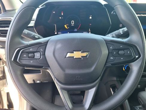 Used 2025 Chevrolet TrailBlazer LS FWD image 34