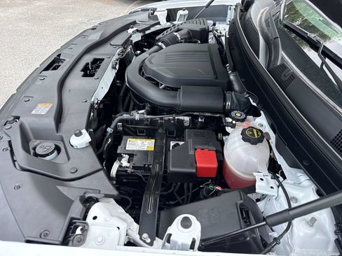 Used 2025 GMC Acadia Elevation FWD image 37