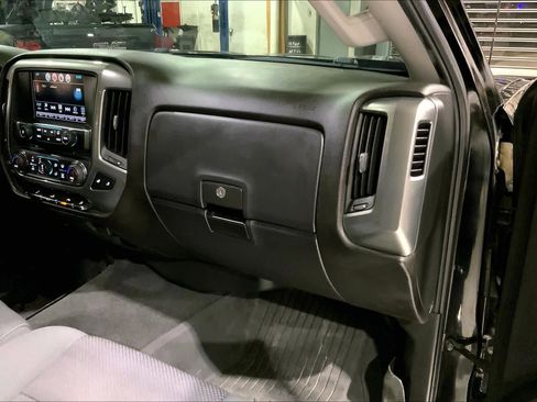 Used 2019 Chevrolet Silverado 1500 LT w/ All Star Edition image 18