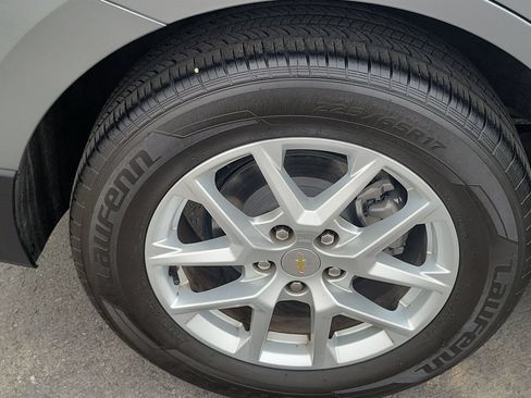 Used 2024 Chevrolet Equinox LT w/ Driver Convenience Package FWD image 23