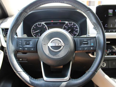 Used 2023 Nissan Rogue SL w/ SL Premium Package FWD image 18