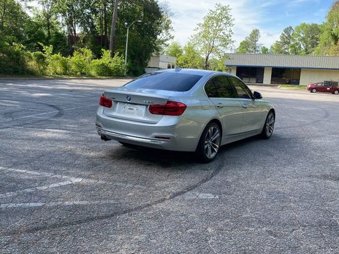 Used 2018 BMW 330i xDrive Sedan AWD/4WD image 5