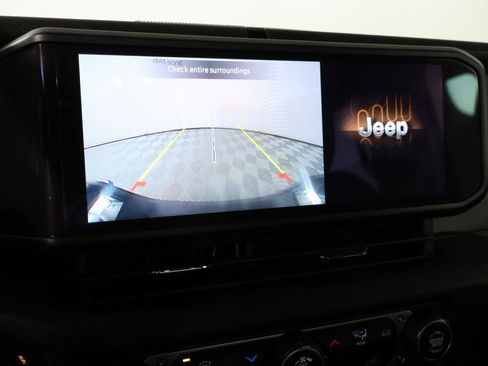 Used 2024 Jeep Gladiator Sport image 6