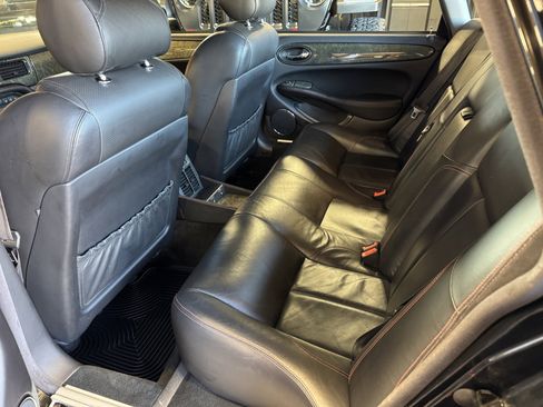 Used 2002 Jaguar XJ8 100 image 18