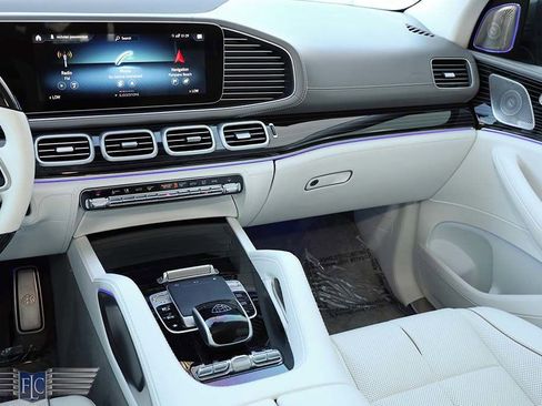 Used 2023 Mercedes-Benz Maybach GLS 600 4MATIC image 36