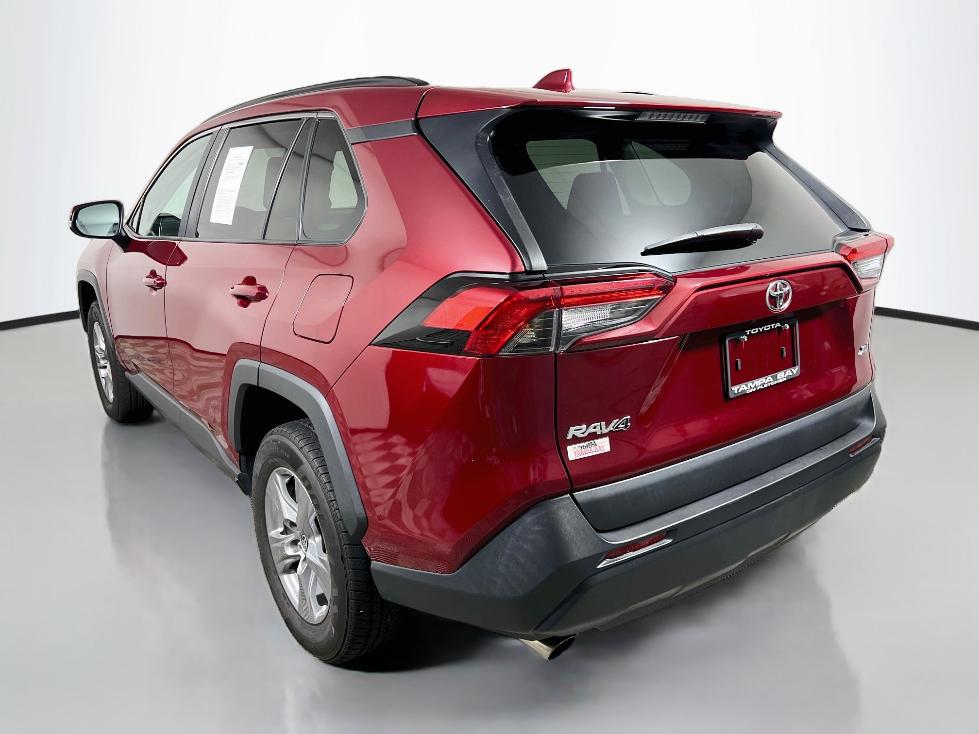 Used 2022 Toyota RAV4 XLE FWD image 8