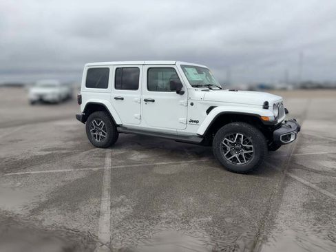 New 2026 Jeep Wrangler Sahara image 15