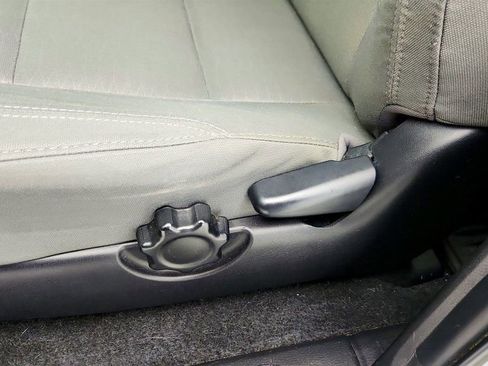 Used 2019 Toyota Tacoma SR w/ SX Package image 11