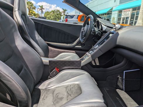 Used 2014 McLaren MP4-12C Spider RWD image 22