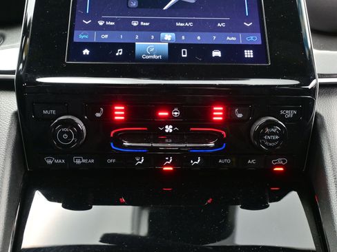 Used 2023 Jeep Grand Cherokee Altitude image 21