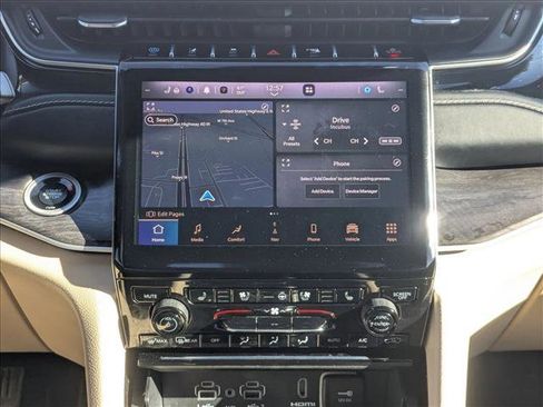 Used 2022 Jeep Grand Cherokee Limited 4xe w/ Luxury Tech Group II image 16