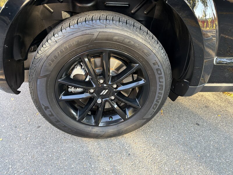 Used 2020 Dodge Journey SE w/ SE Popular Equipment Group FWD image 11