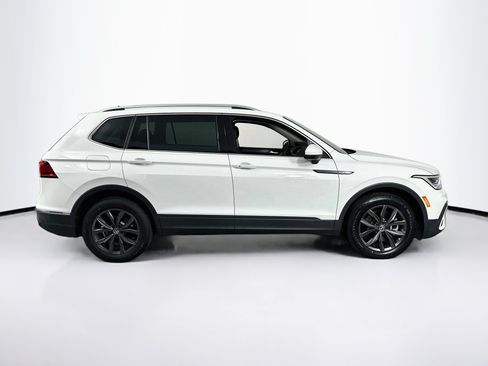 Used 2022 Volkswagen Tiguan SE FWD image 4