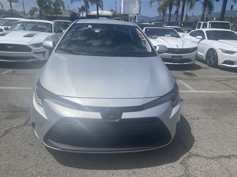 Used 2025 Toyota Corolla LE FWD image 3