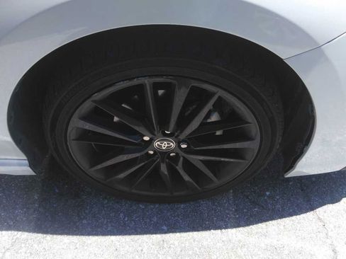 Used 2023 Toyota Camry XSE FWD image 5