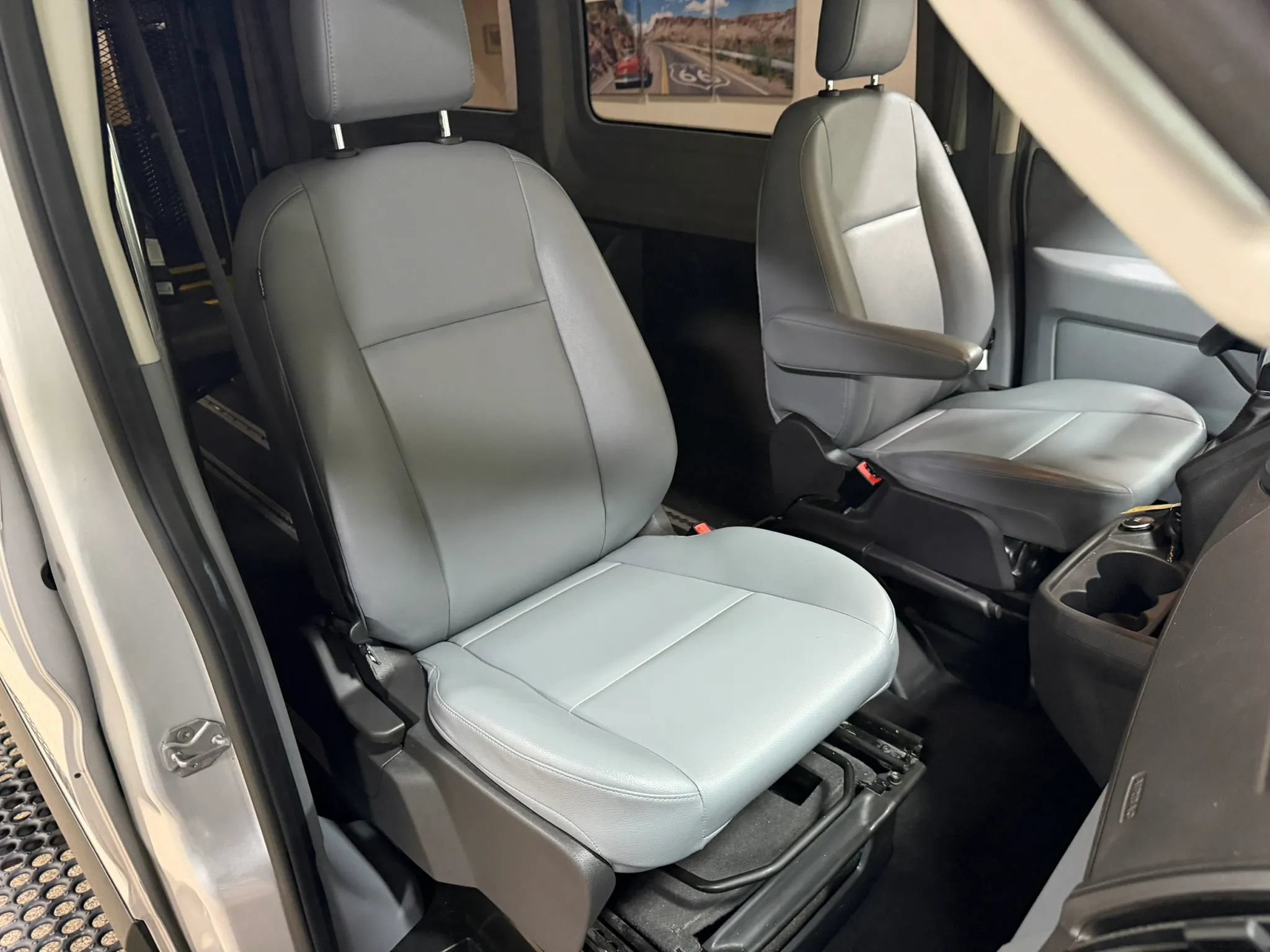 Used 2019 Ford Transit 250 148 Medium Roof RWD image 29