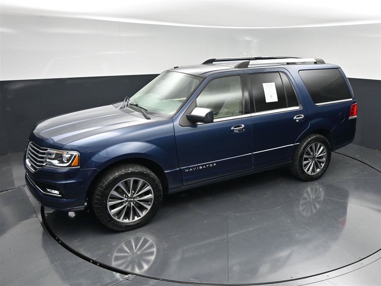 Used 2017 Lincoln Navigator Select AWD/4WD image 19