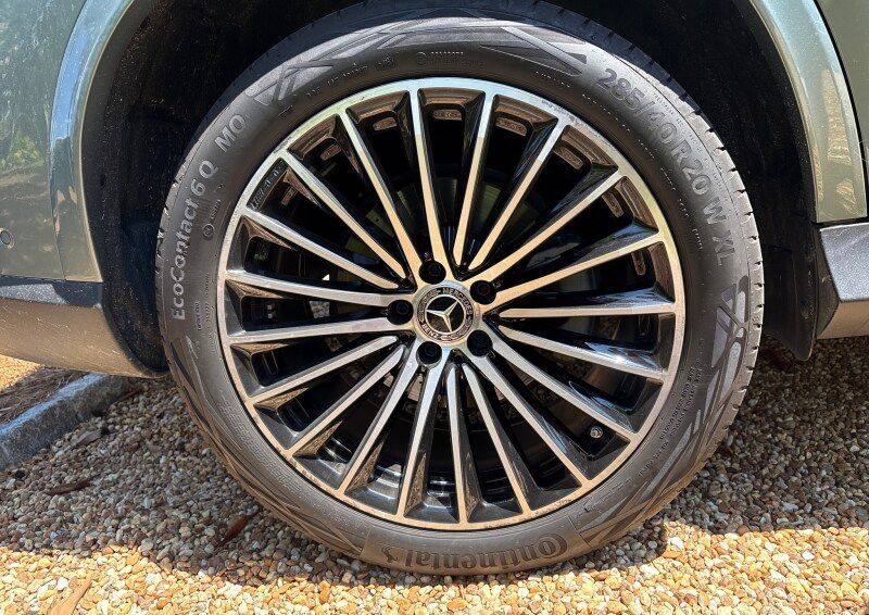 Used 2025 Mercedes-Benz GLC 300 image 16