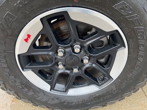 Used 2021 Jeep Wrangler Unlimited Rubicon w/ Uconnect 4C Nav & Sound Group image 9