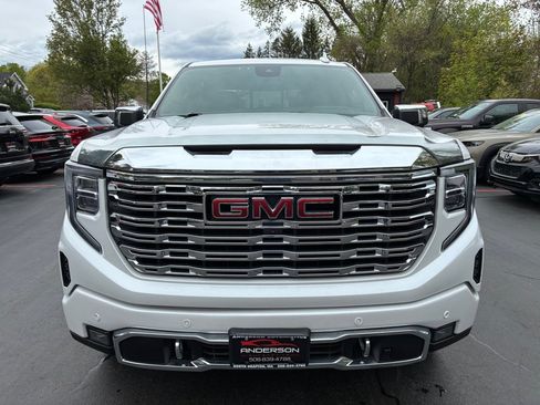 Used 2023 GMC Sierra 1500 Denali w/ Denali Reserve Package AWD/4WD image 4
