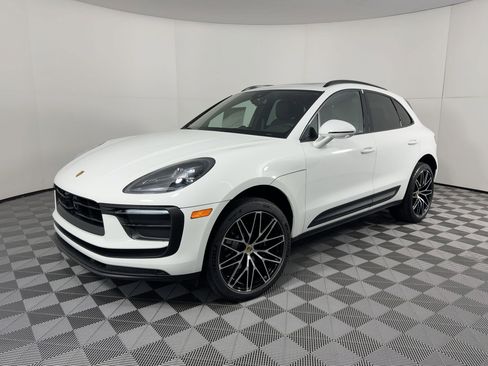 Certified 2026 Porsche Macan AWD/4WD image 1