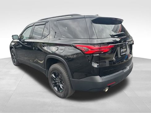 Used 2022 Chevrolet Traverse LT w/ Midnight/Sport Edition image 5