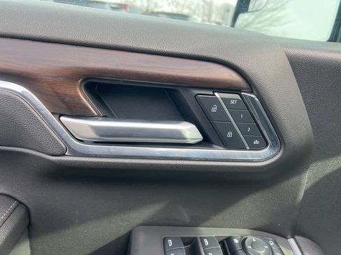Used 2025 GMC Sierra 1500 SLT image 27