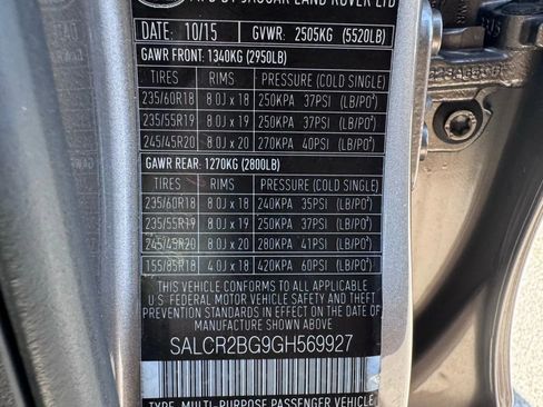 Used 2016 Land Rover Discovery Sport HSE image 31