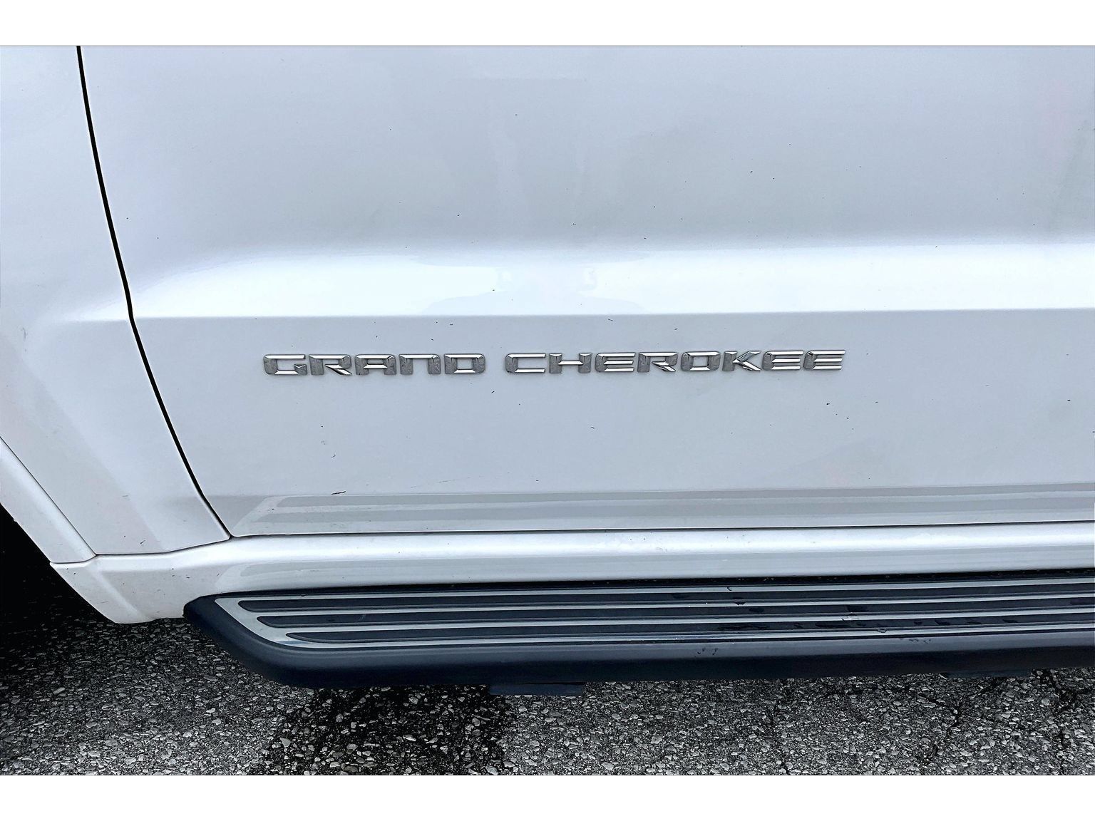 Used 2016 Jeep Grand Cherokee Overland AWD/4WD image 39