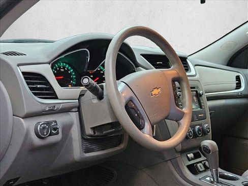 Used 2017 Chevrolet Traverse LS FWD image 9