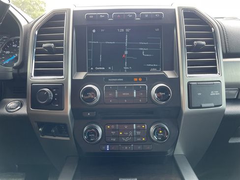 Used 2017 Ford F350 Platinum w/ Platinum Ultimate Package AWD/4WD image 24