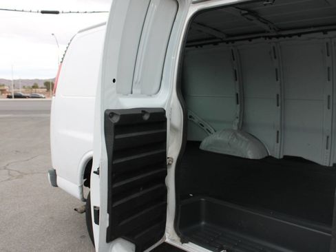 Used 1998 GMC Savana 2500 image 21