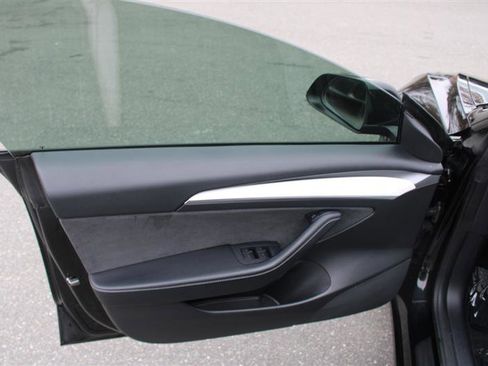 Used 2021 Tesla Model 3 Performance image 12
