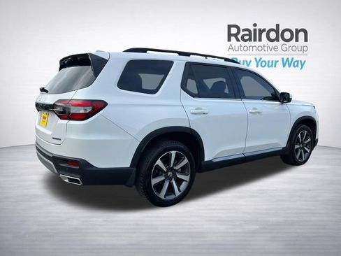 Used 2025 Honda Pilot Touring image 7