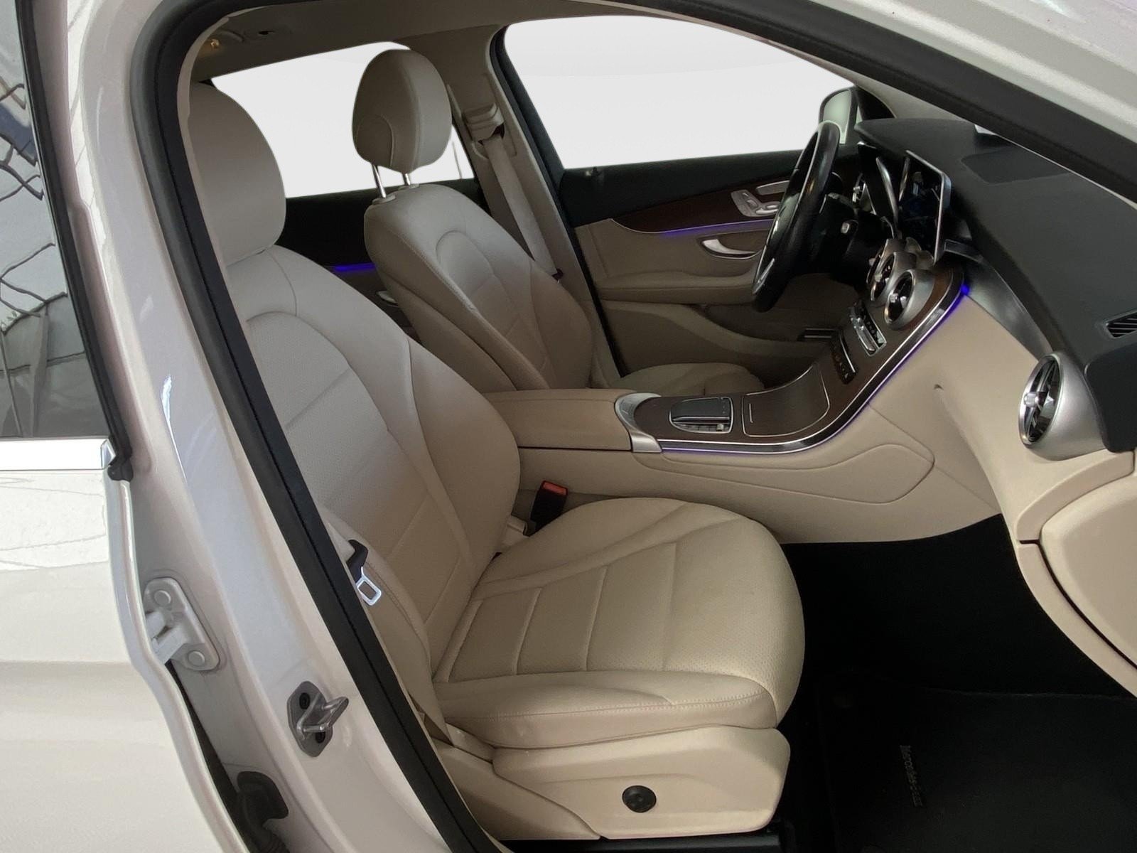 Used 2022 Mercedes-Benz GLC 300 4MATIC w/ Premium Package Lite image 9