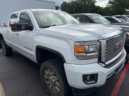 Used 2016 GMC Sierra 2500 Denali w/ Duramax Plus Package AWD/4WD image 6