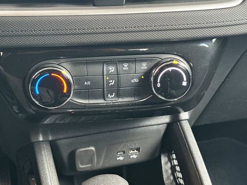 Used 2025 Chevrolet TrailBlazer LT AWD/4WD image 26