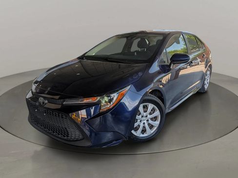 Used 2021 Toyota Corolla LE FWD image 1