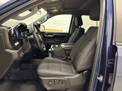 Used 2022 Chevrolet Silverado 1500 RST AWD/4WD image 17