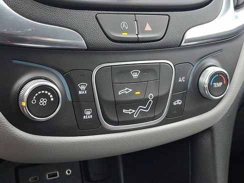 Used 2024 Chevrolet Equinox LS AWD/4WD image 17