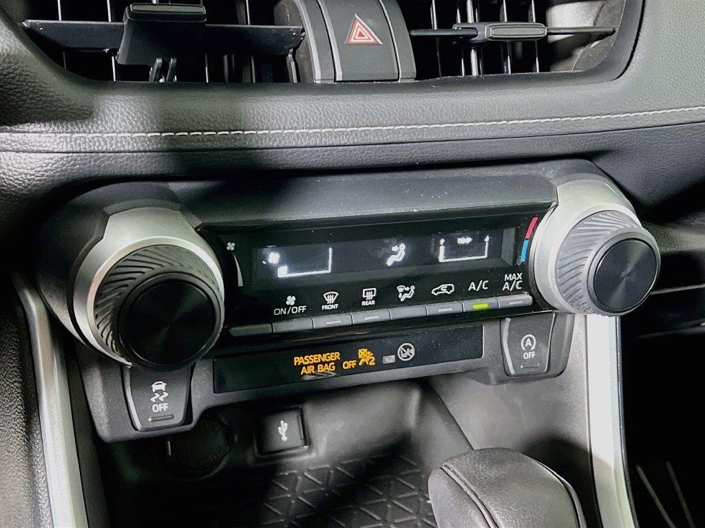 Certified 2022 Toyota RAV4 LE AWD/4WD image 14