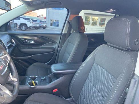 Used 2022 GMC Terrain SLE w/ Elevation Edition image 27