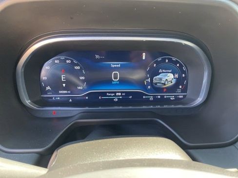 Used 2023 Chevrolet Suburban Z71 AWD/4WD image 18