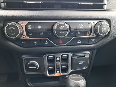 New 2026 Jeep Gladiator Sport AWD/4WD image 21