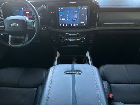 Used 2025 Ford F450 Platinum AWD/4WD image 13