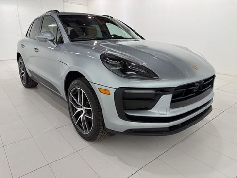 Used 2025 Porsche Macan image 7