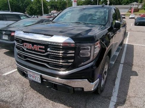 Used 2023 GMC Sierra 1500 SLT w/ SLT Premium Package AWD/4WD image 7
