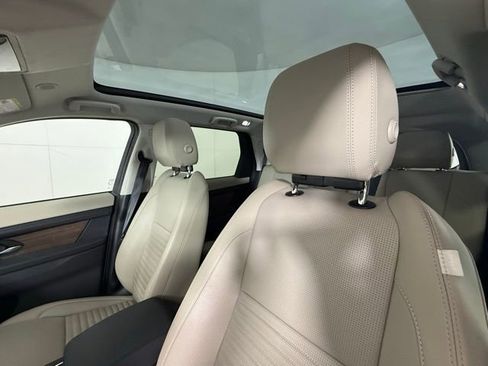 Used 2023 Land Rover Discovery Sport S image 12