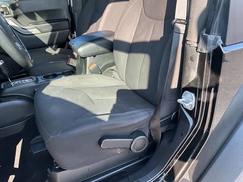 Used 2018 Jeep Wrangler Sport image 25