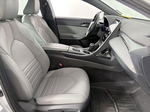 Used 2019 Toyota Avalon XSE image 31